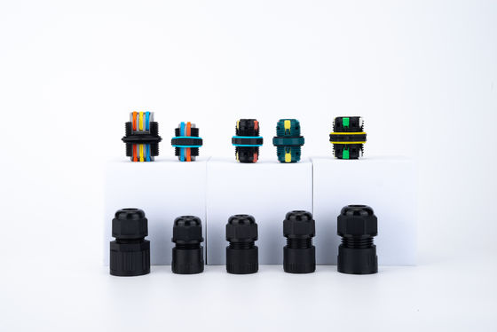 전선 케이블 커넥터 32A 250VAC IP68 방수 2구 커넥터 6-12mm DIA